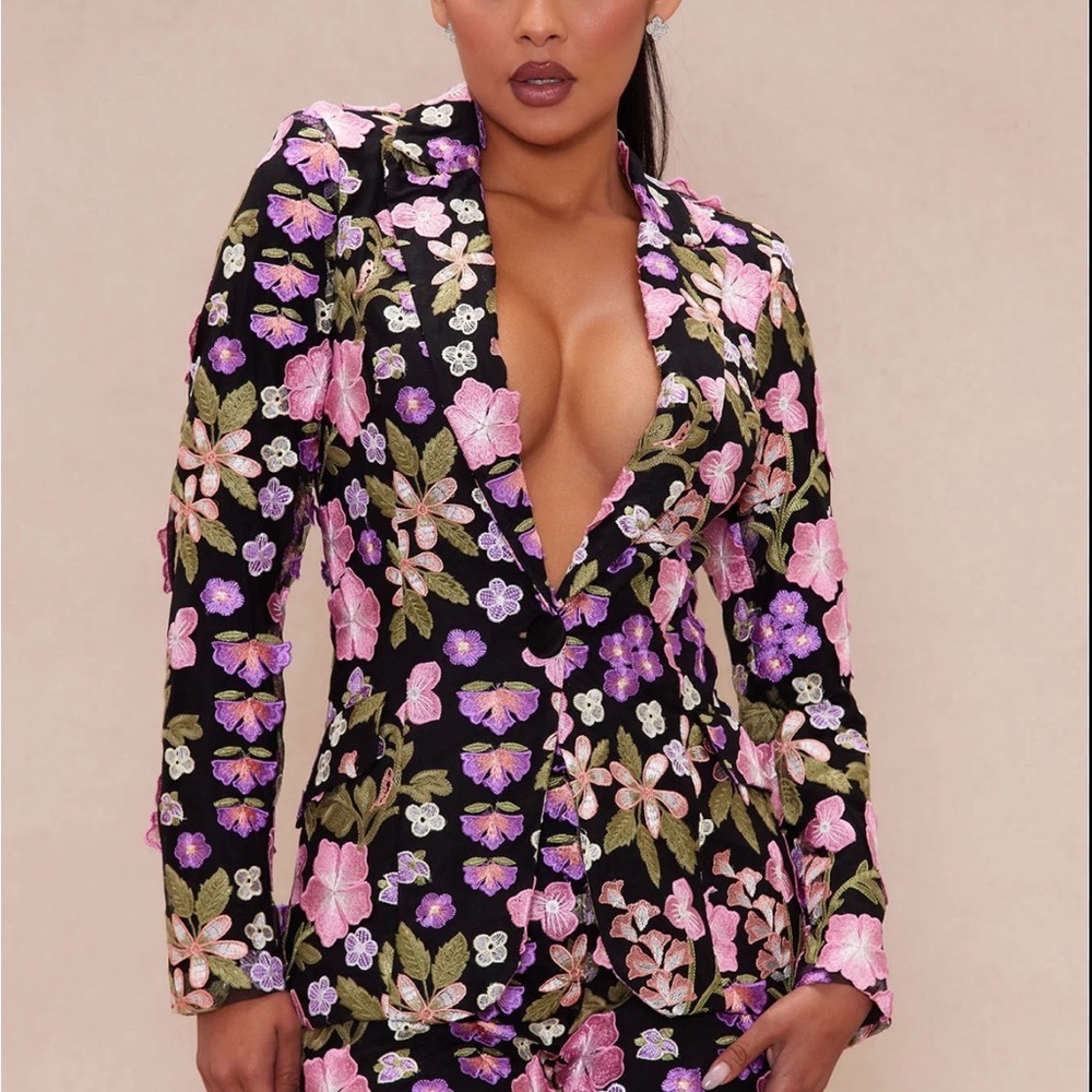 Fashion Nova Embroidered Blazer Size Large – Worn Twice ✨